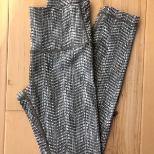 Lululemon Wunder Under Size 4